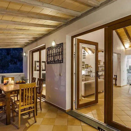 Irida House Stafylos